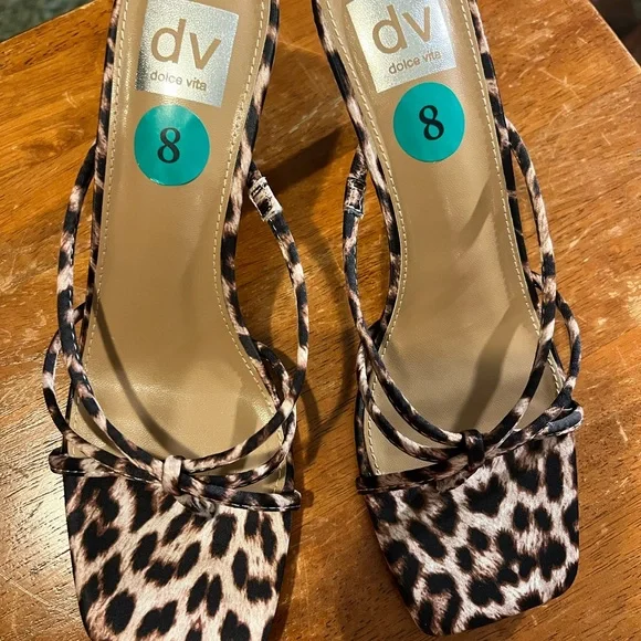 DV Dolce Vita Women's Halsty Heeled Sandal - Trendy & Comfortable Everyday Heel